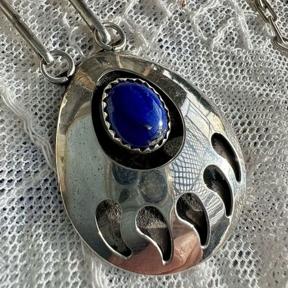 Vintage 5 Bear Paw Shadowbox with Lapis Lazuli Station Necklace 20” - Picture 4 of 14